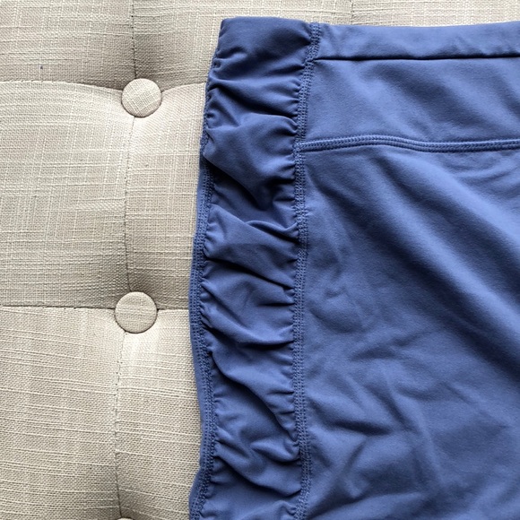 GAP Fit Spandex Shorts - Picture 4 of 6